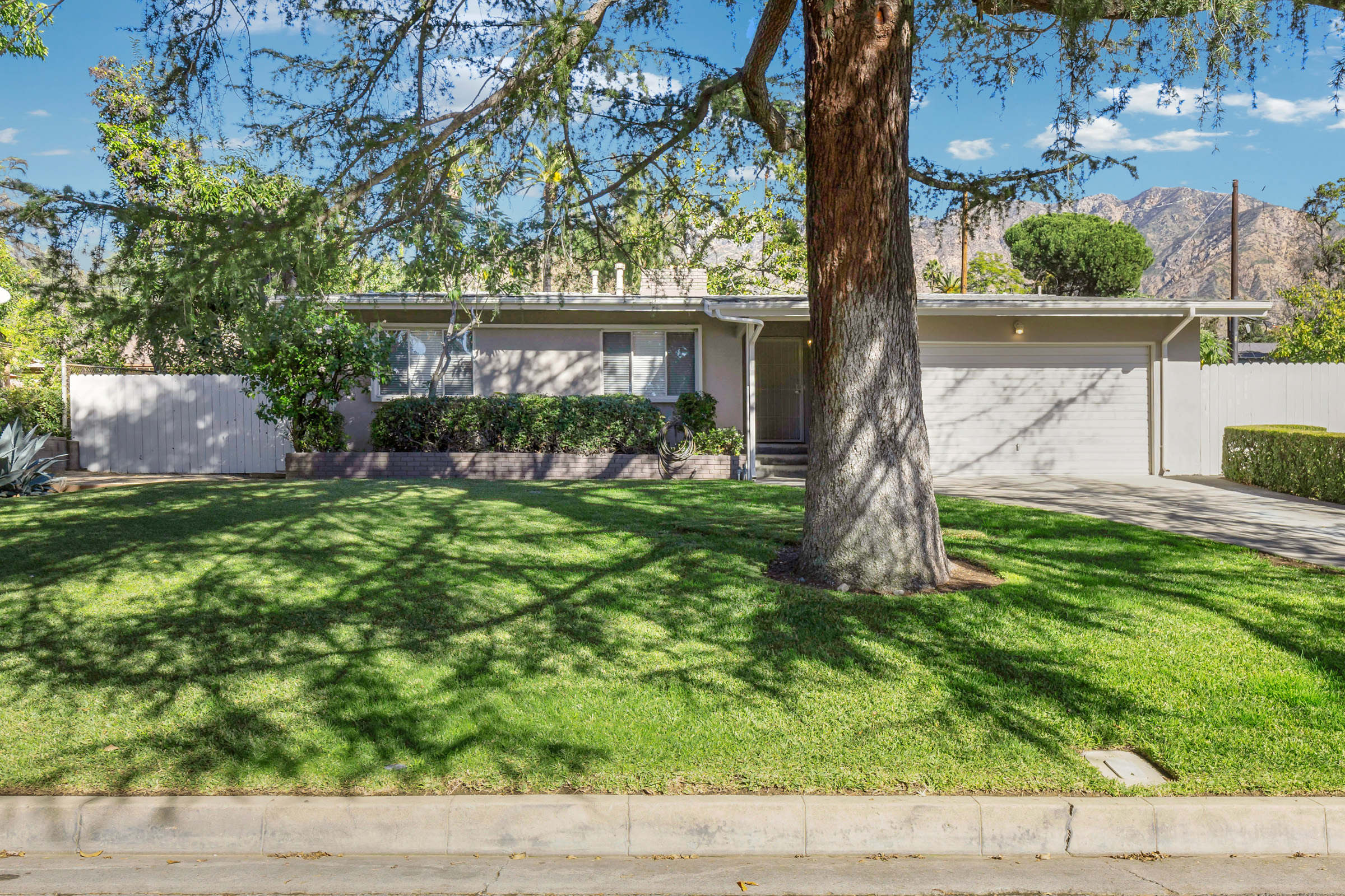631 Deodara Drive Altadena CA 91001