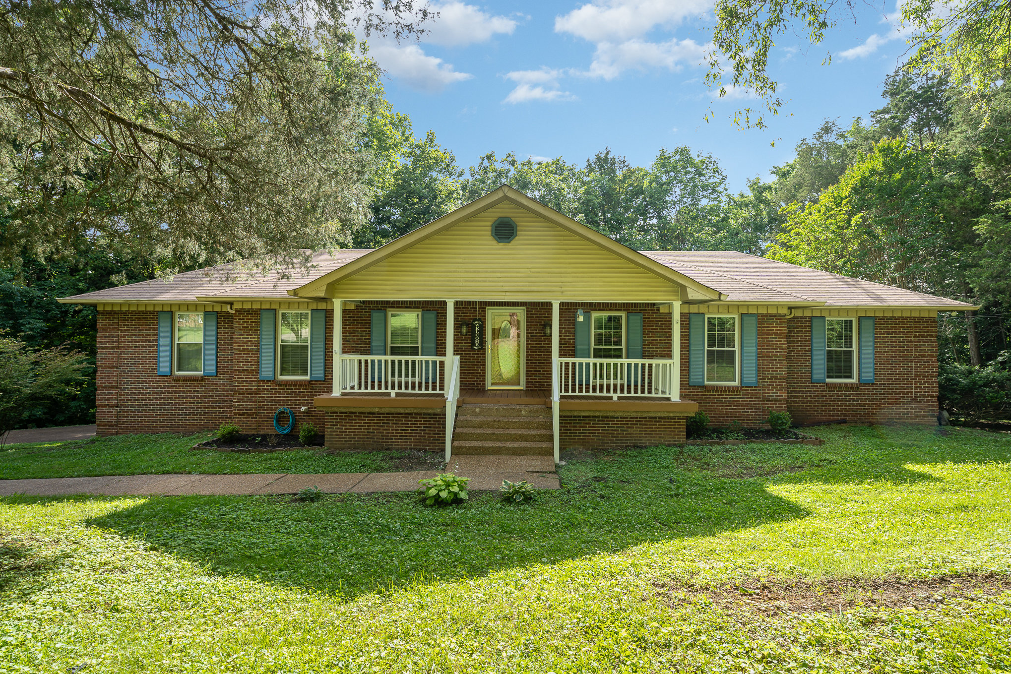 For Sale 1912 Graceland Dr Beautiful 2,900+ Sq. Ft. House For Sale in