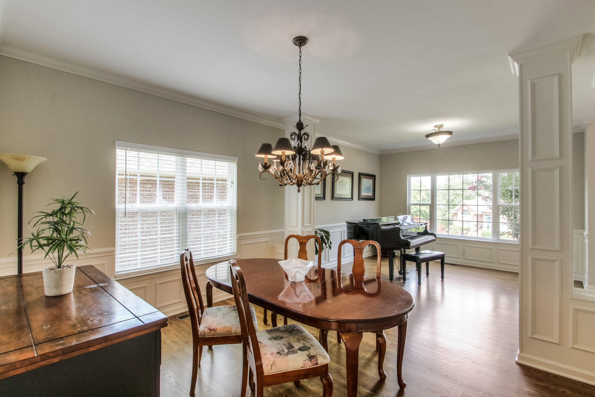 For Sale 275 Page Dr. Beautiful 2,700+ Square Feet House For Sale in