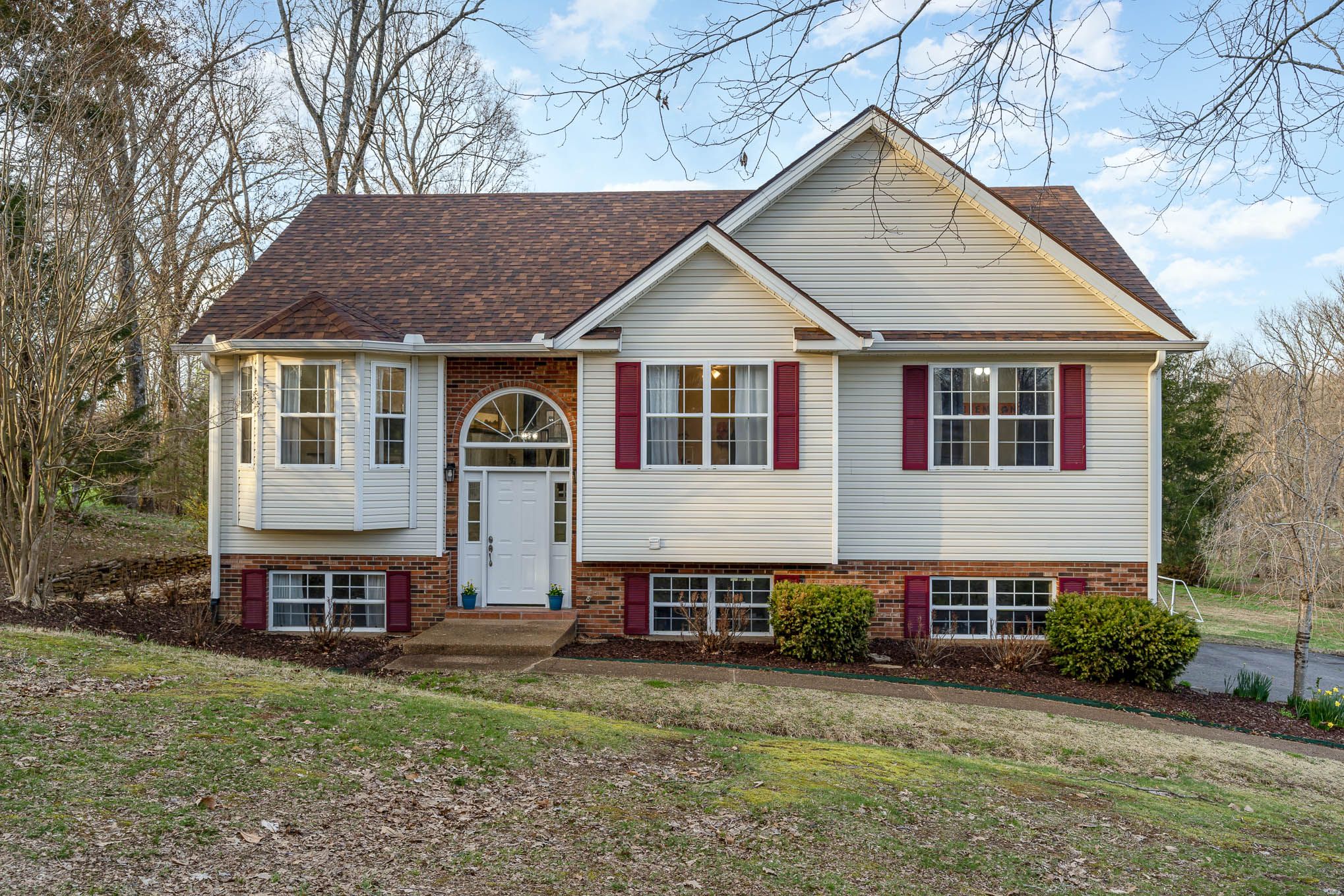 For Sale 2024 Big Oak Dr. Beautiful 2,200+ Sq. Ft. House For Sale in