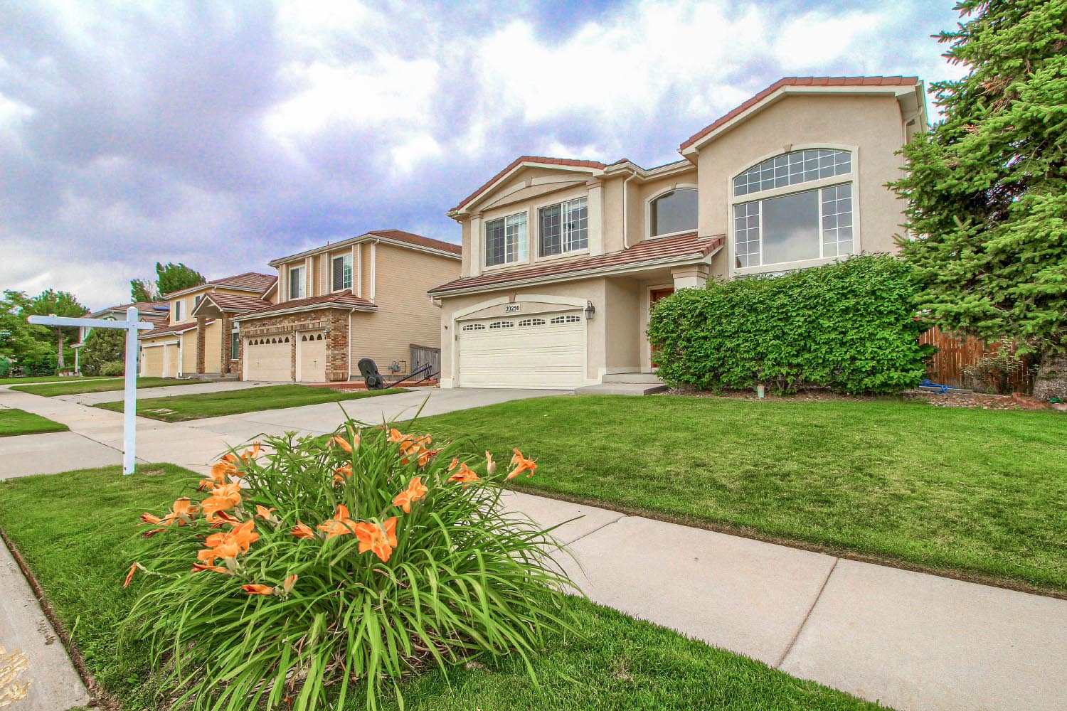 Beautiful, modern, and movein ready home in Green Valley Ranch
