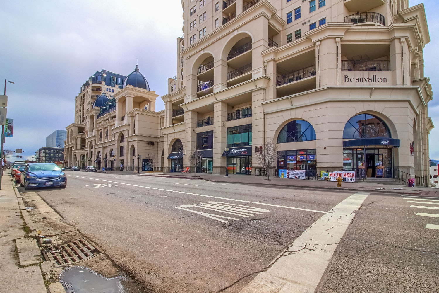 Retail within and surrounding the building includes Drip Coffee, Matrix Gym, De Agave 9th Door, and many more!