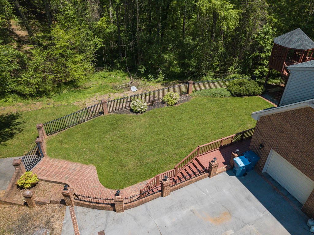 New Listing in Advance!