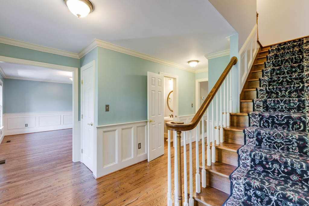 New Listing in Advance!