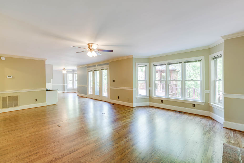 New Listing in Advance!