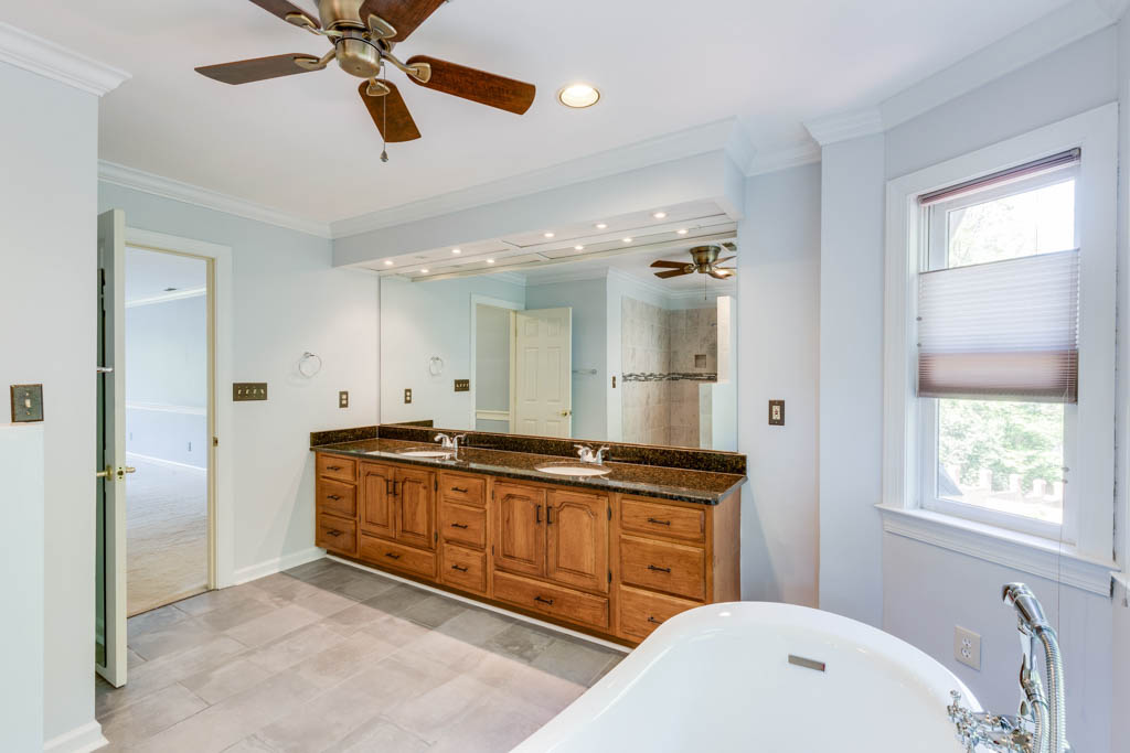 New Listing in Advance!