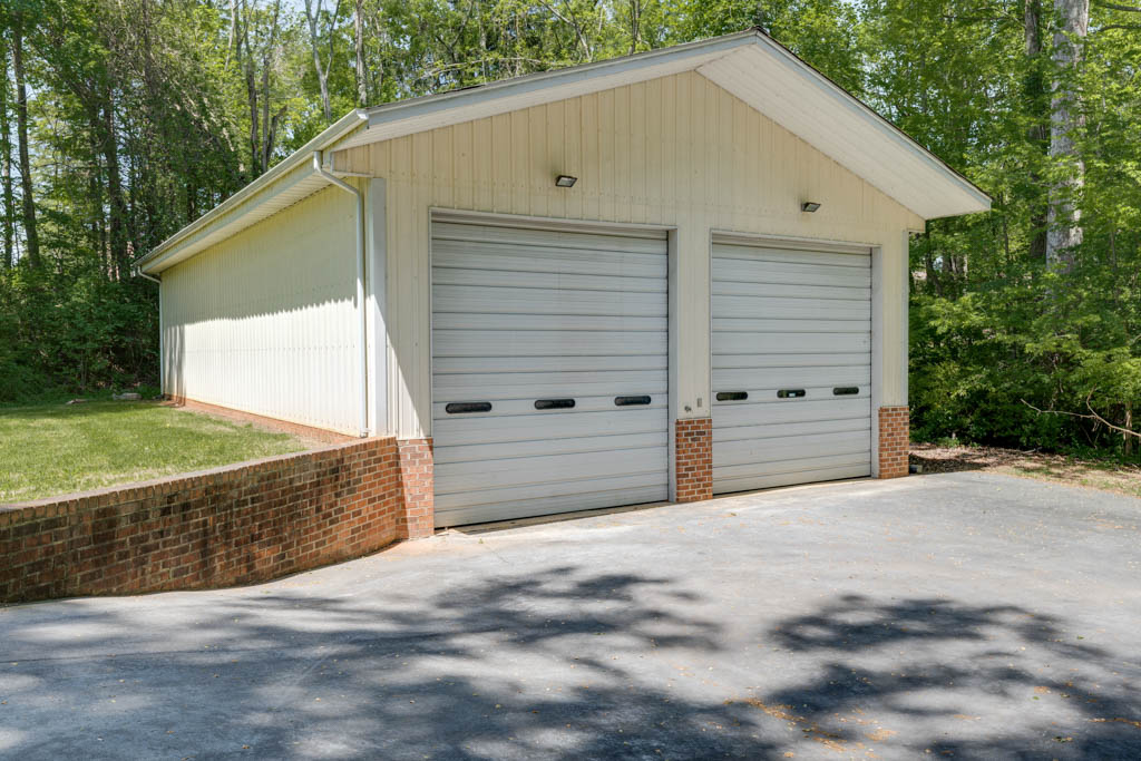 New Listing in Advance!