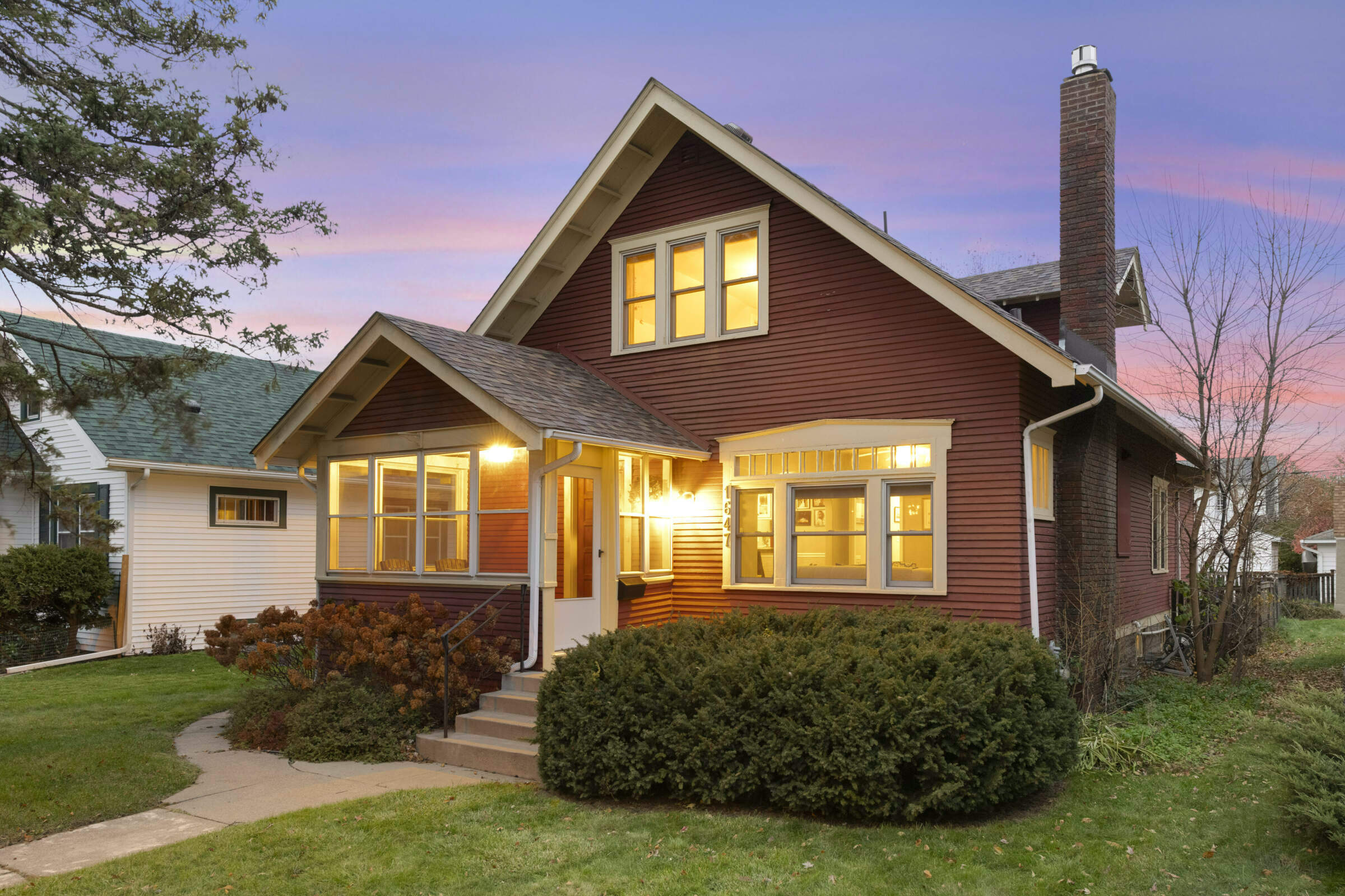 Housing Through the Decades: 1930s-1940s – Cozy Bungalows \u0026 Cape Cod Charm, image size:2400x1600