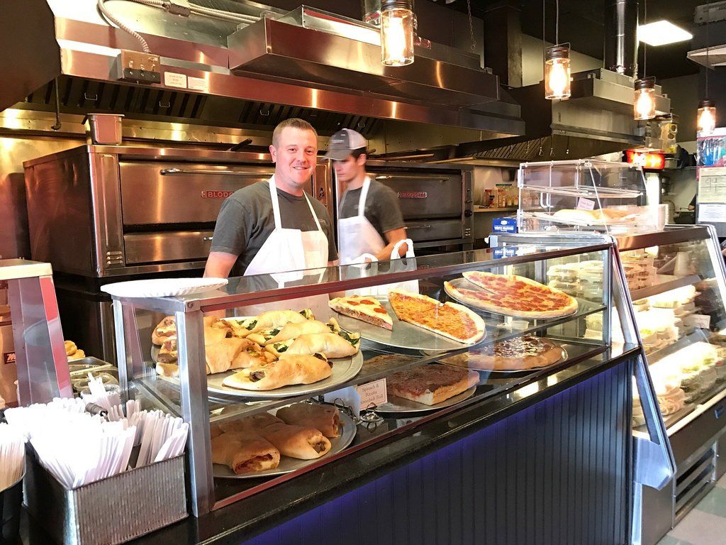 Best Pizza in Nashville Nelly's Italian Cafe