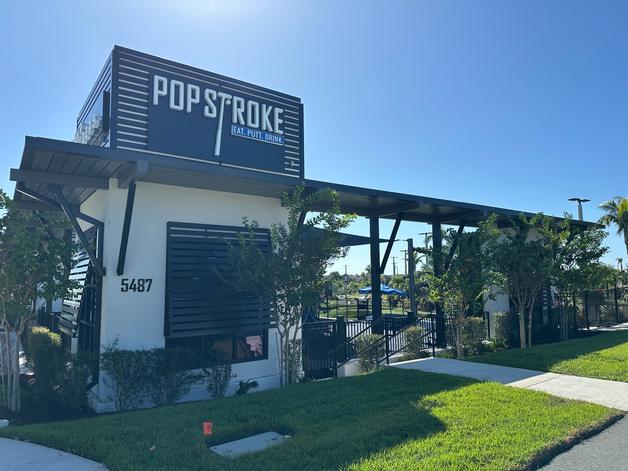 PopStroke entrance at 5487 Hamlin Groves Trail in Hamlin