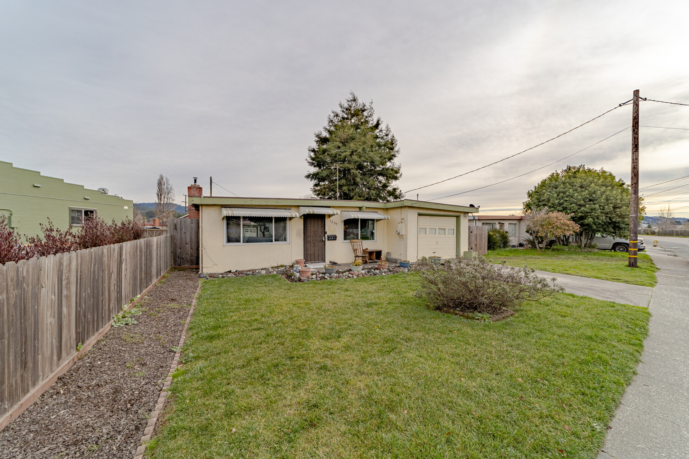 FOR SALE 1209 Newburg Rd, Fortuna, CA 95540