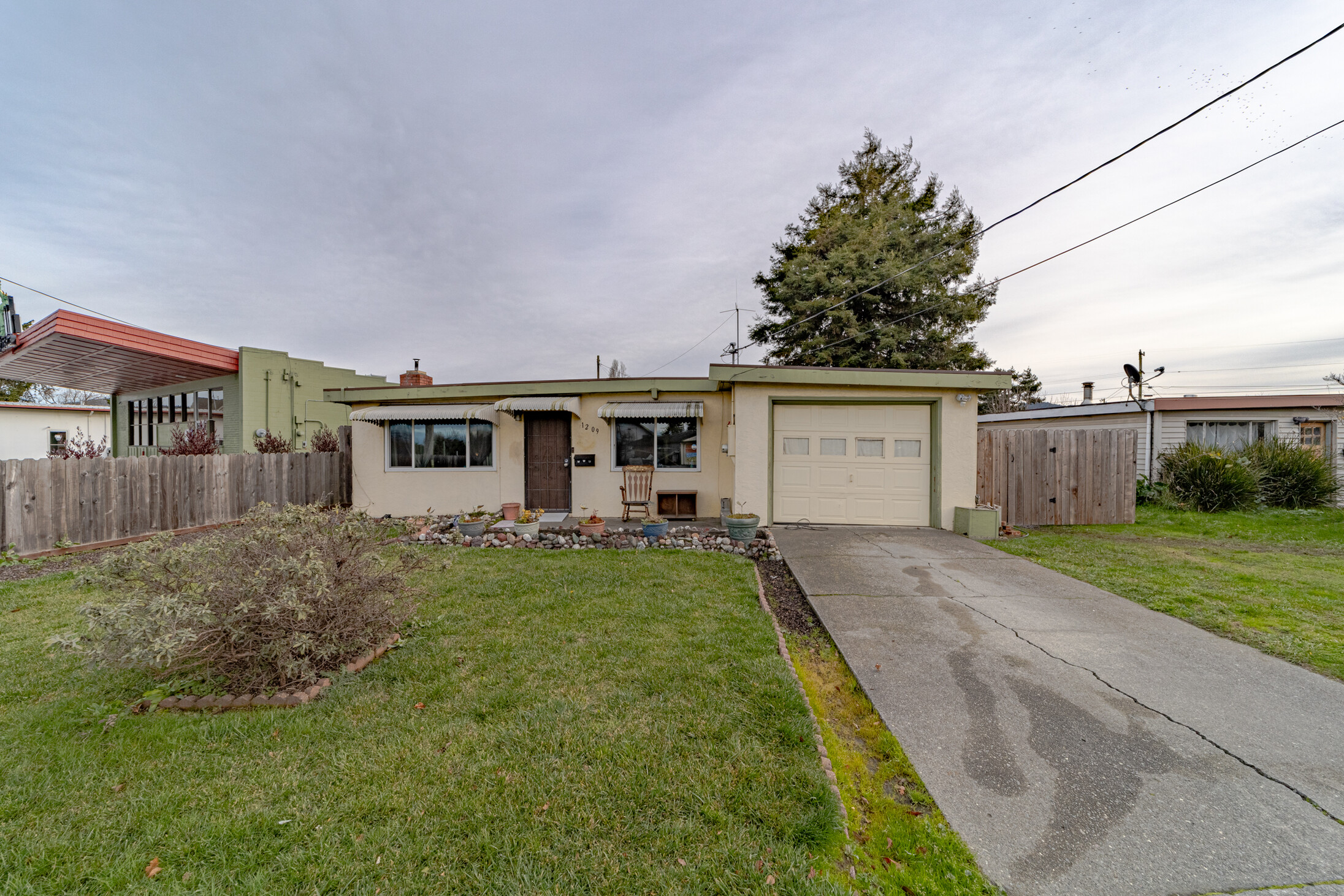 FOR SALE 1209 Newburg Rd, Fortuna, CA 95540