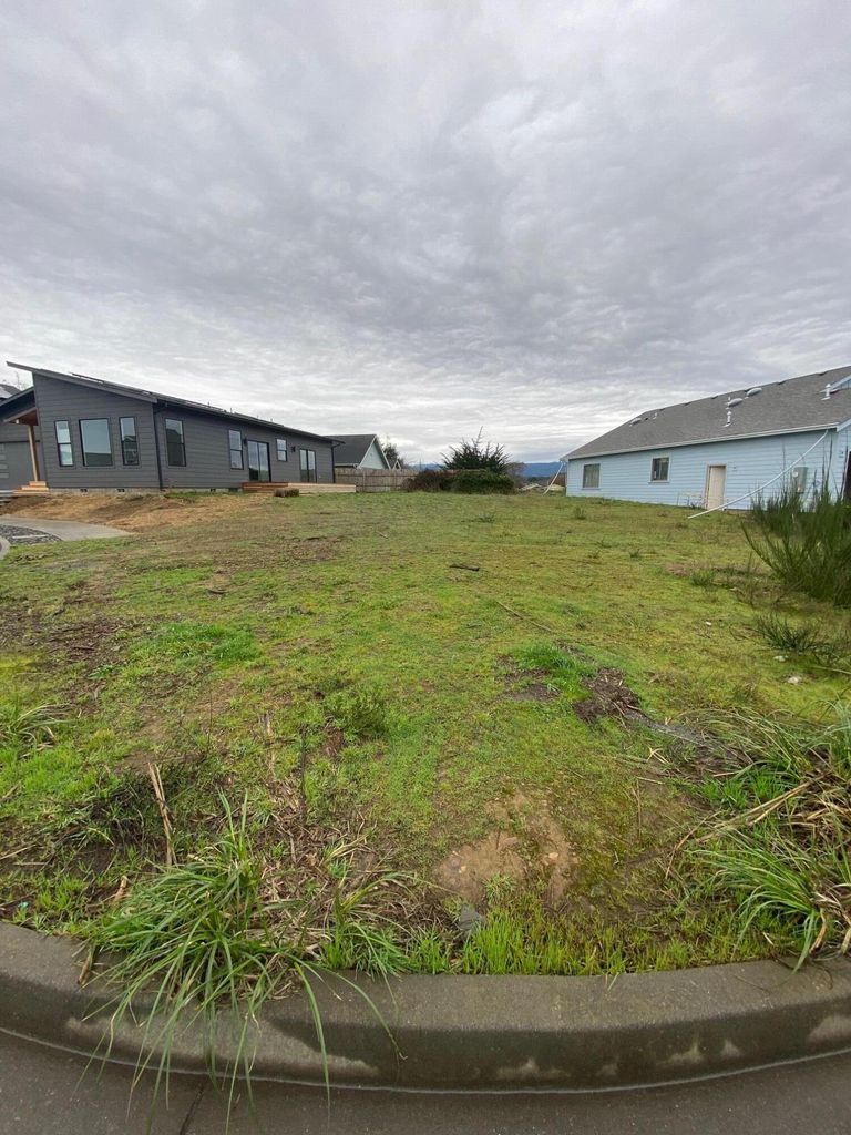 For Sale 1133 Chelsea Way, McKinleyville, CA 95519