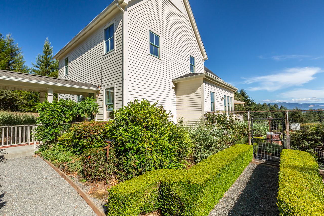 For Sale Glendale Estate, Glendale Dr.