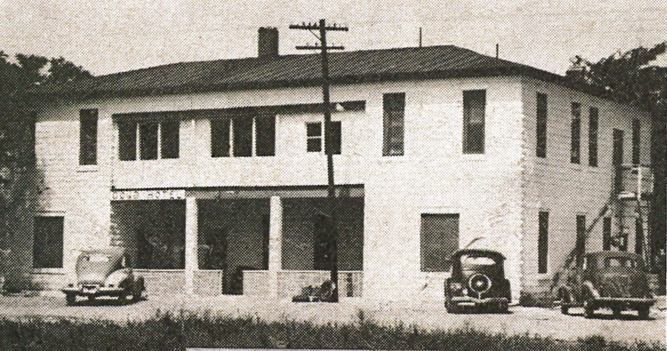 111 W. Railroad Ave., Lakin, KS