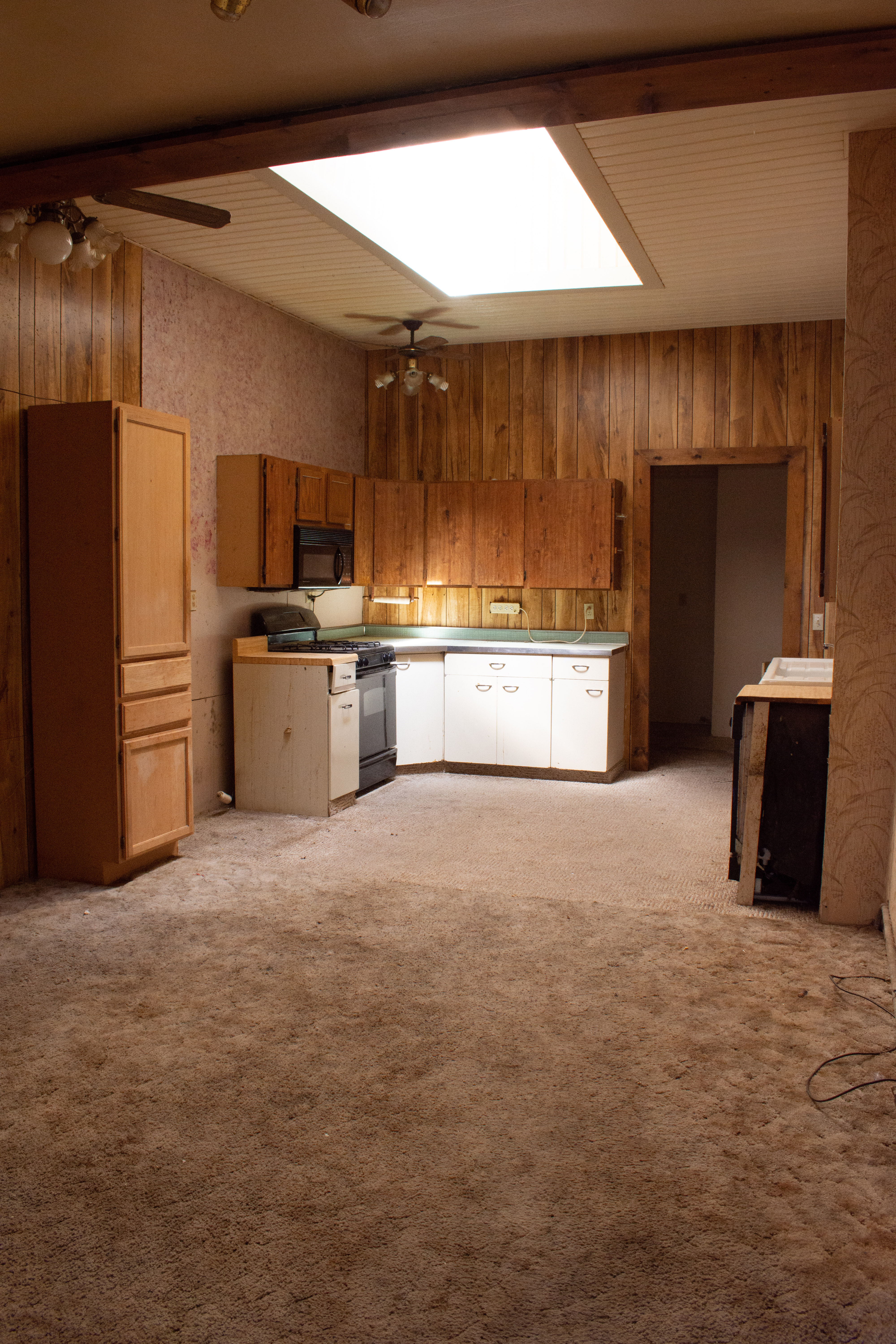 111 W. Railroad Ave., Lakin, KS