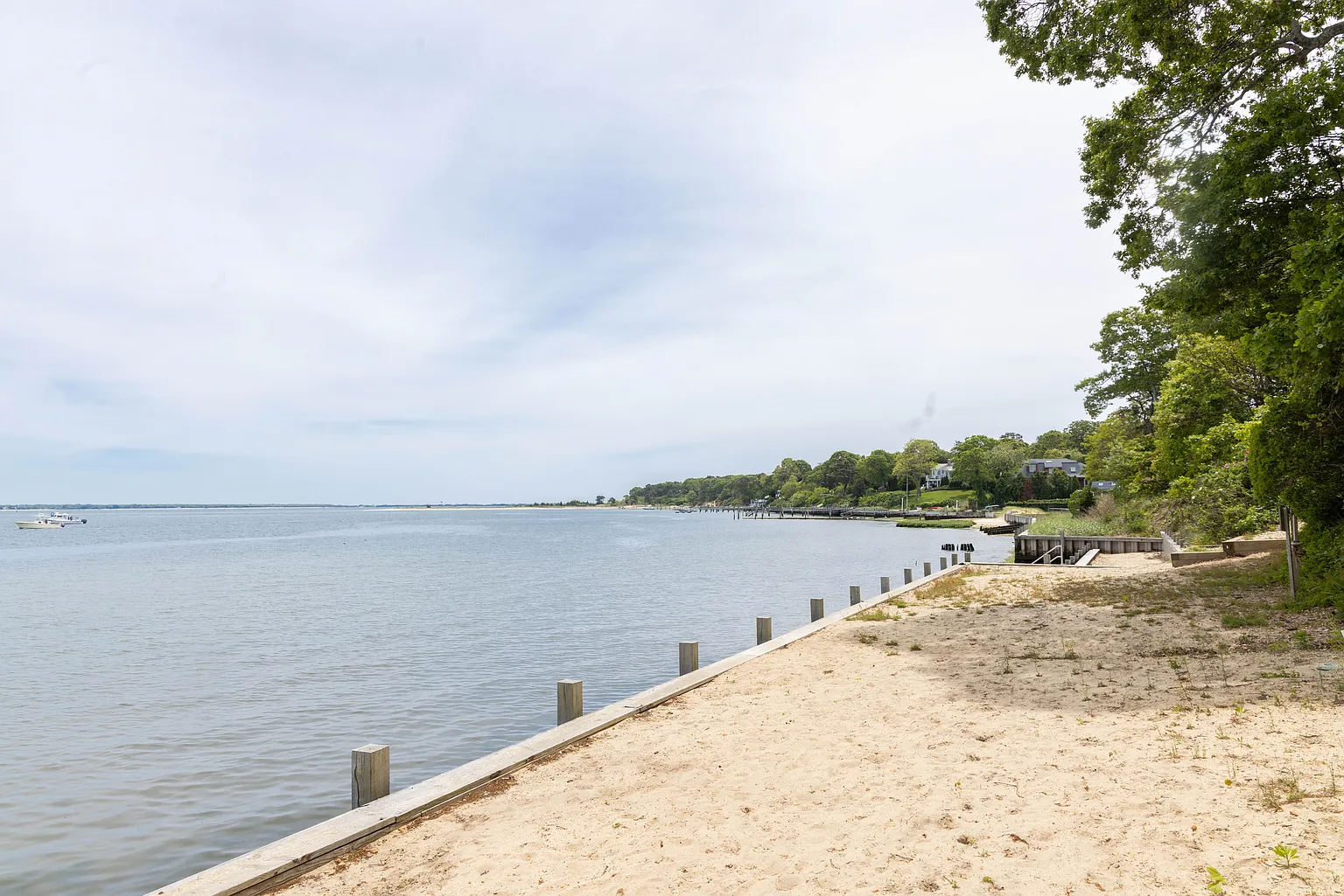6 Bayview Drive, Hampton Bays Private Beach