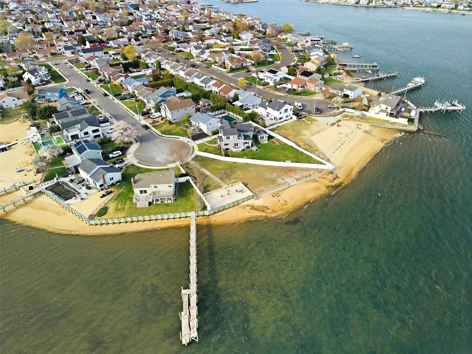 39 Jomarr Place, Massapequa
