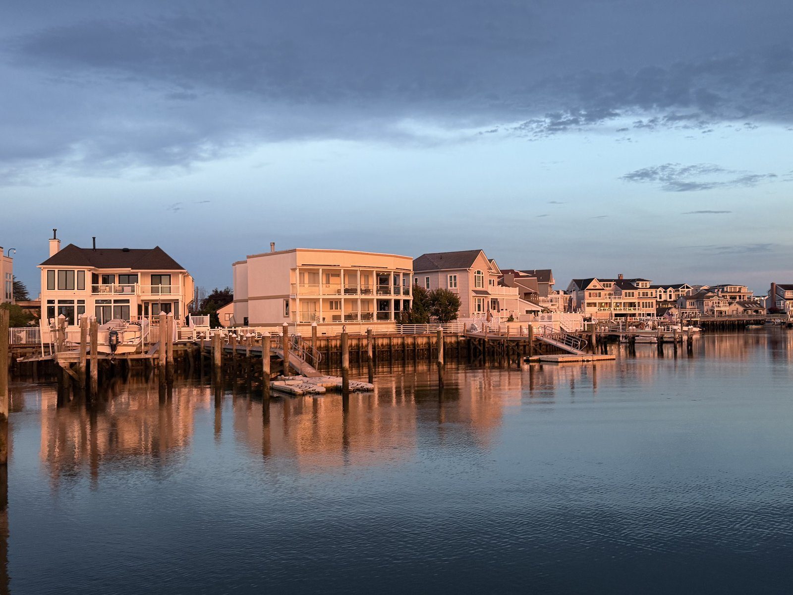 Bayfront homes with docks in Margate, New Jersey