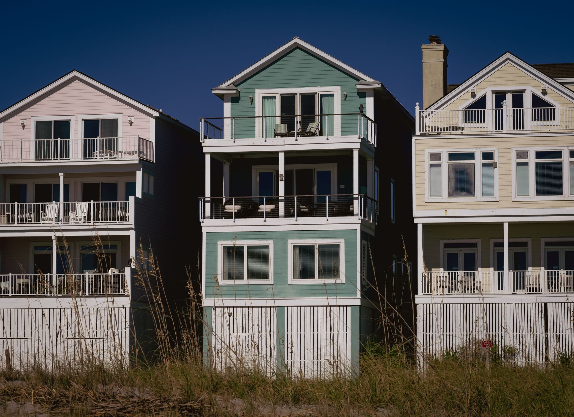 Shore homes along the beach