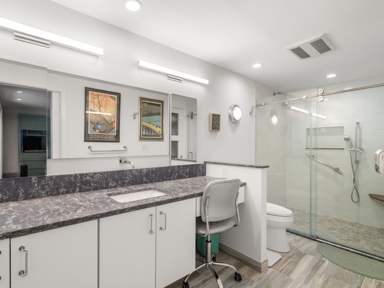 condo interior photo