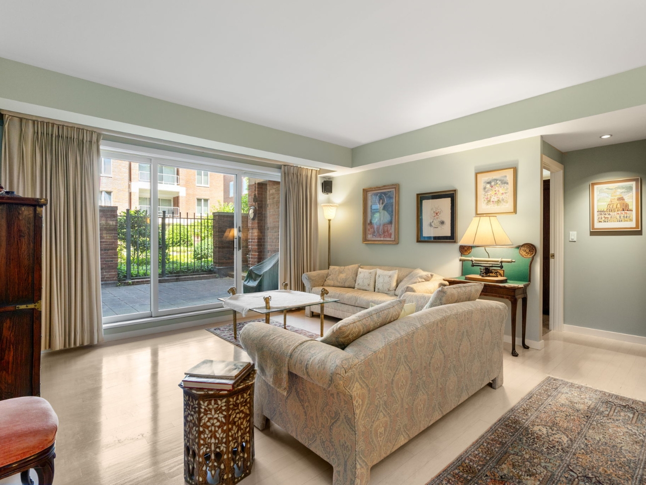 condo interior photo