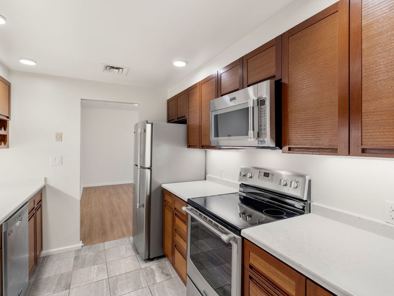 thomas graves landing condo - interior photo
