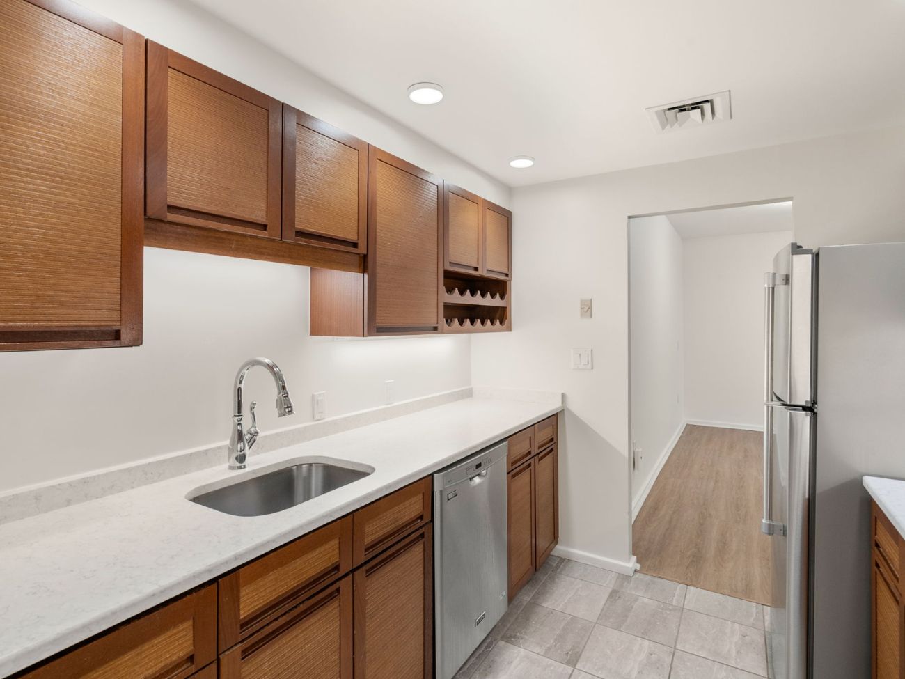thomas graves landing condo - interior photo
