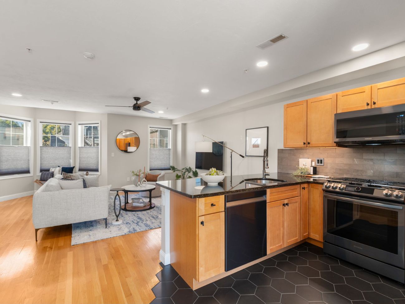 thomas graves landing condo - interior photo