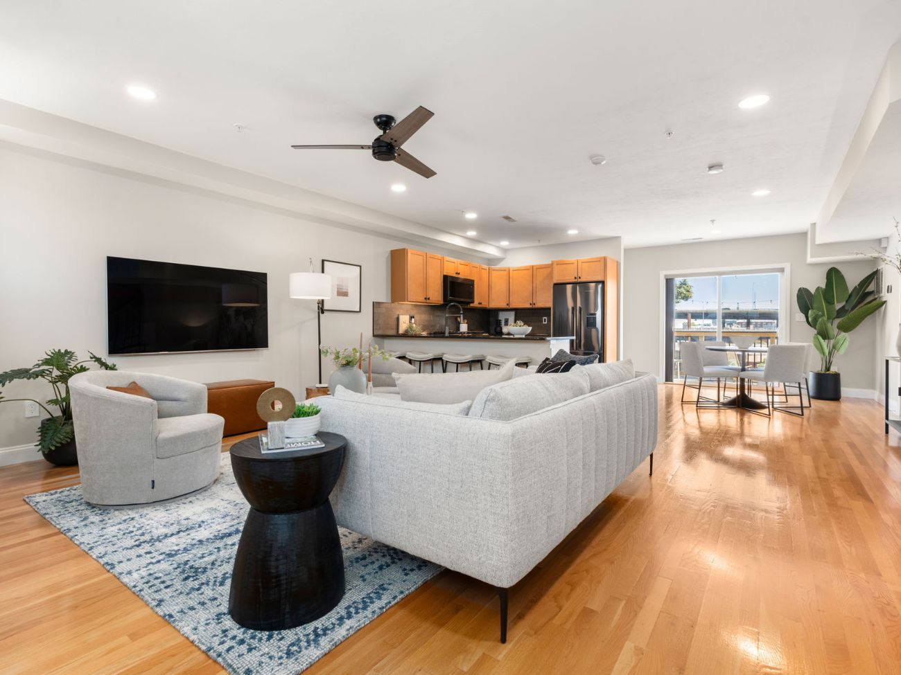 thomas graves landing condo - interior photo