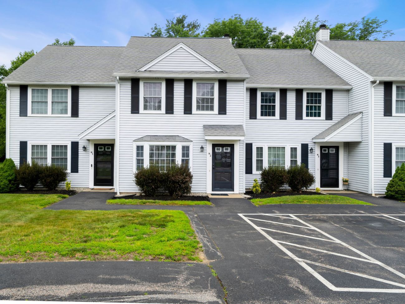thomas grflaves landing condo - interior photo