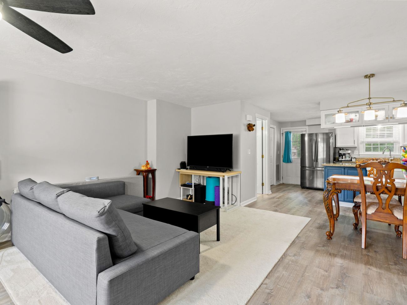 thomas graves landing condo - interior photo