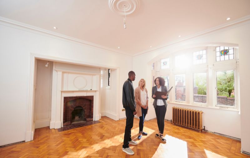 Listing agent qualifying buyers at open house