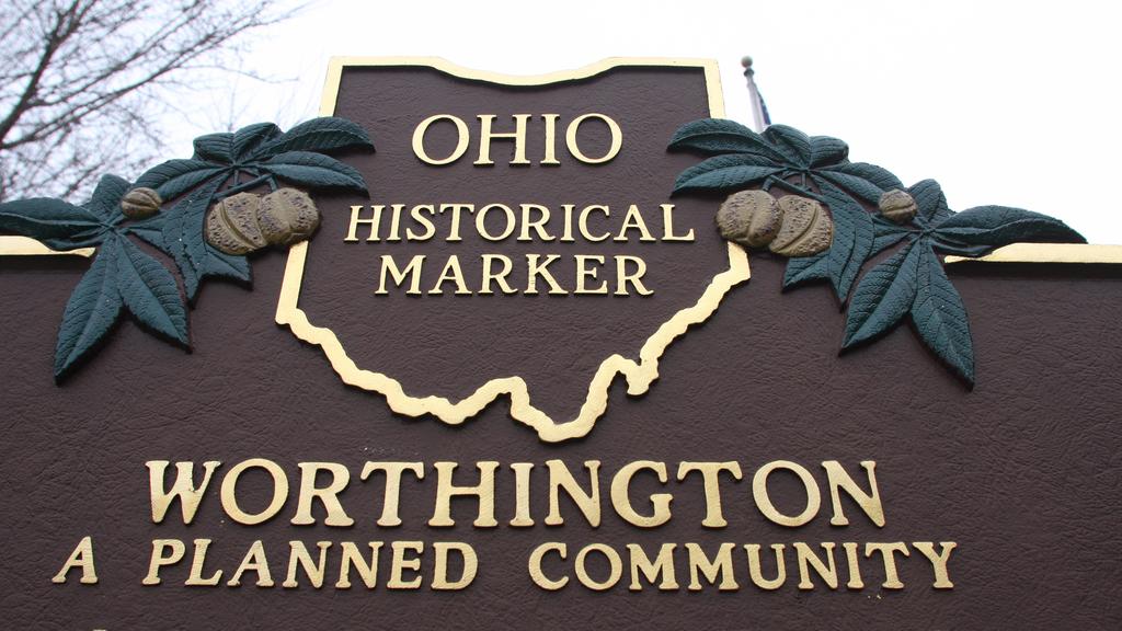 picture of a sign saying worthinghton-a planned community