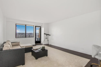 3671 Hudson Manor Terrace Unit #17A