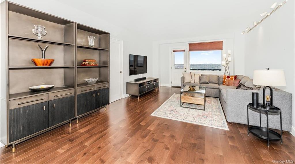 9 Fordham Oval Hill Unit#6H