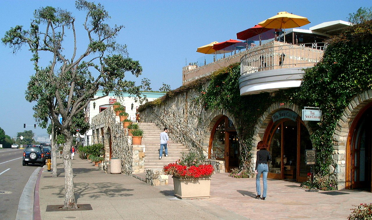 Del Mar Plaza