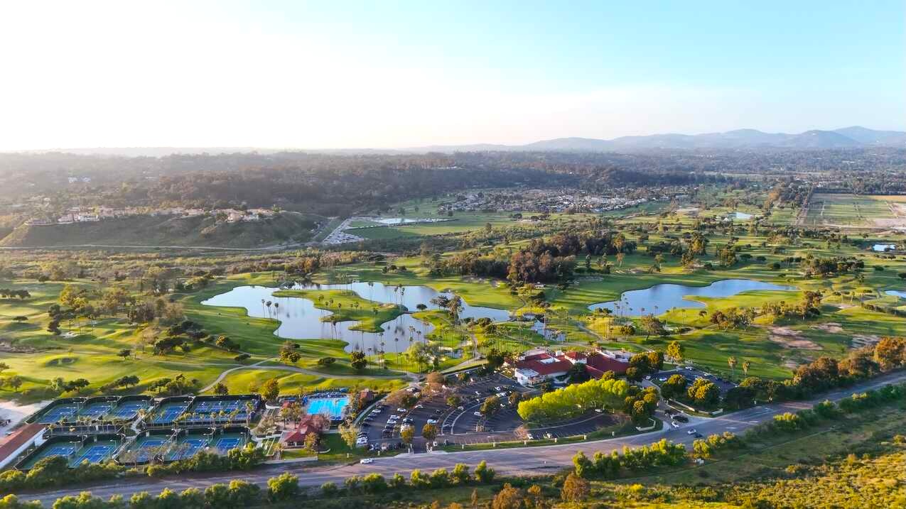 Custom estate home on a large lot in Rancho Diegueno Estates Rancho Santa Fe
