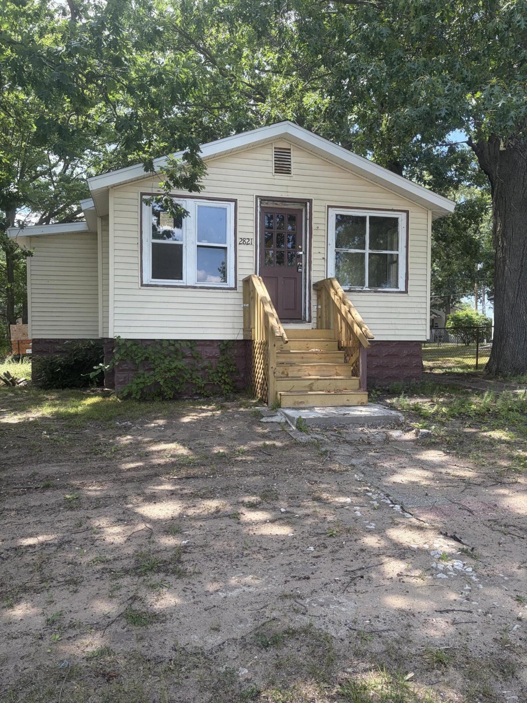 2821 Jarman Street in Muskegon Heights, Michigan - historical sold property