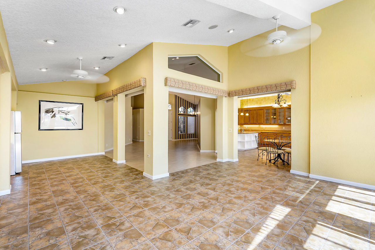 12780 Oak Knoll Dr Eastpointe Country Club