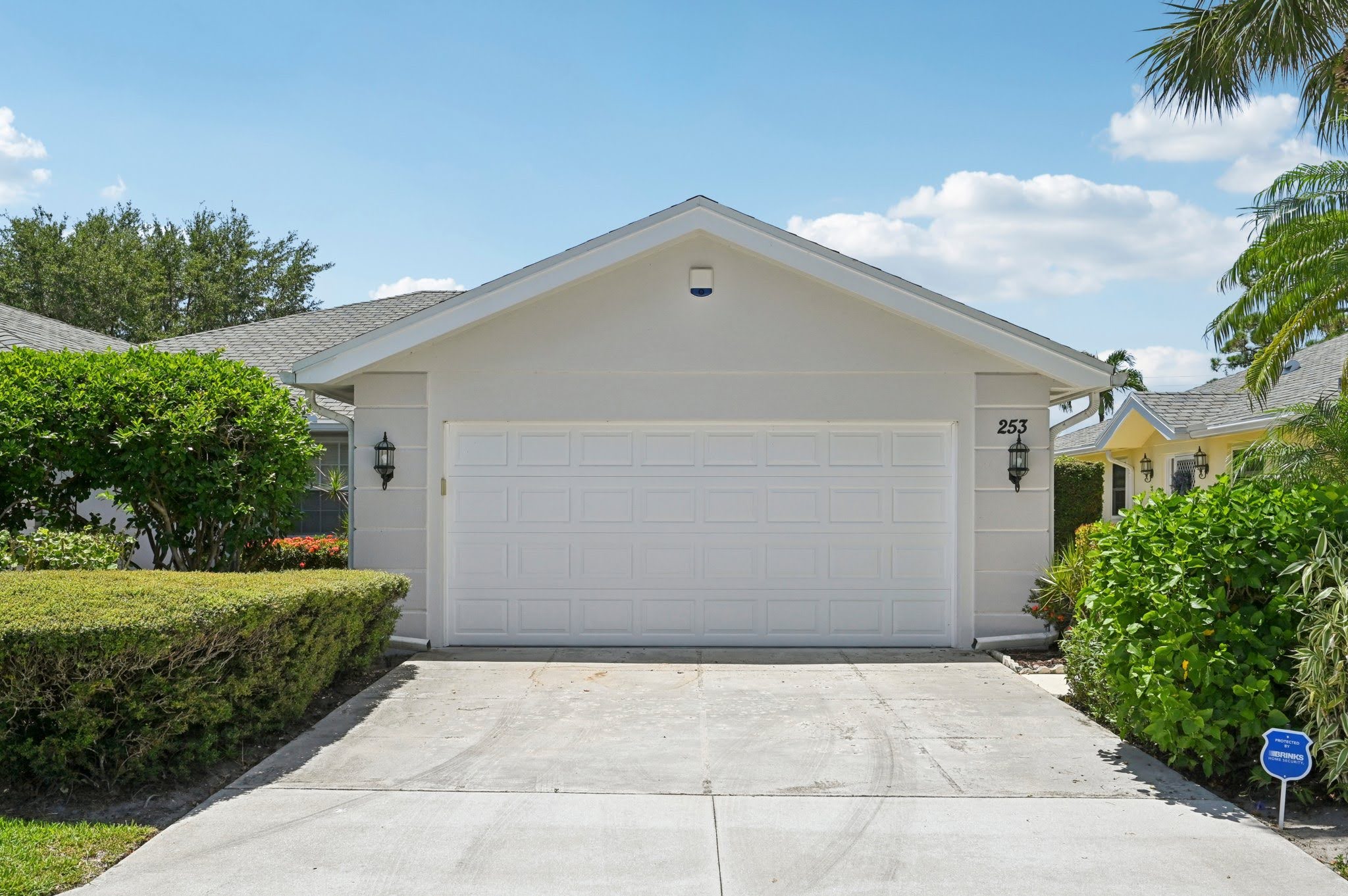  Your Jupiter Oasis Awaits in Greenbrier!  