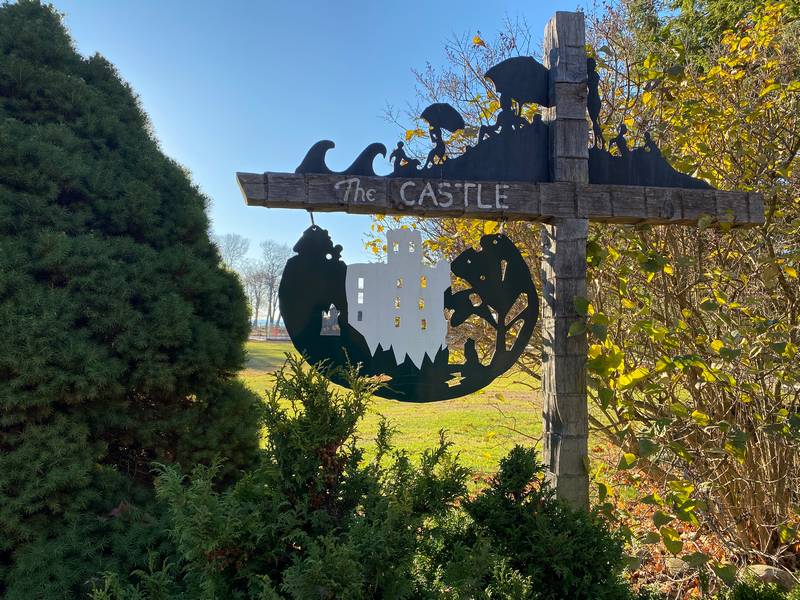 Castle Park Holland MI Sign