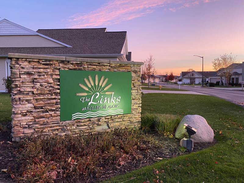 The Links at Rolling Meadows, Holland MI, Condos For Sale & Real Estate