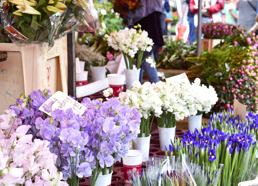 Snohomish real estate owners go to the farmers market.