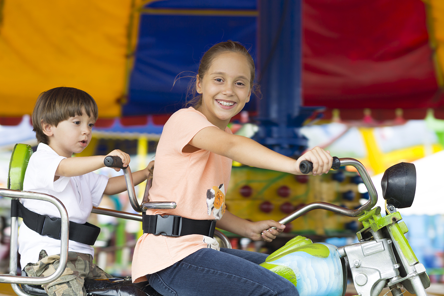 Everyone living in Monroe goes to the carnival.