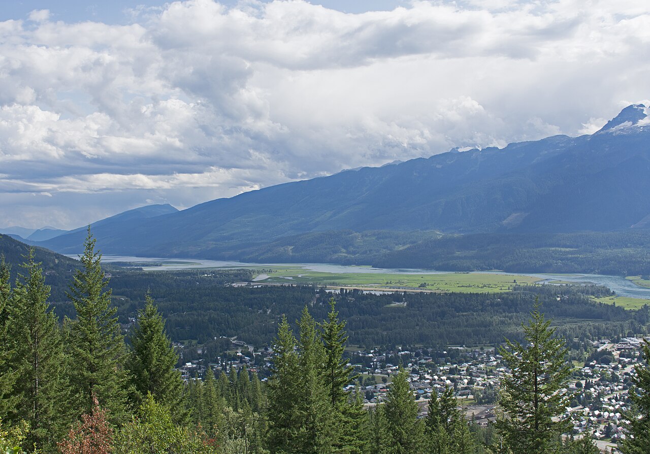 Revelstoke and the Columbia River