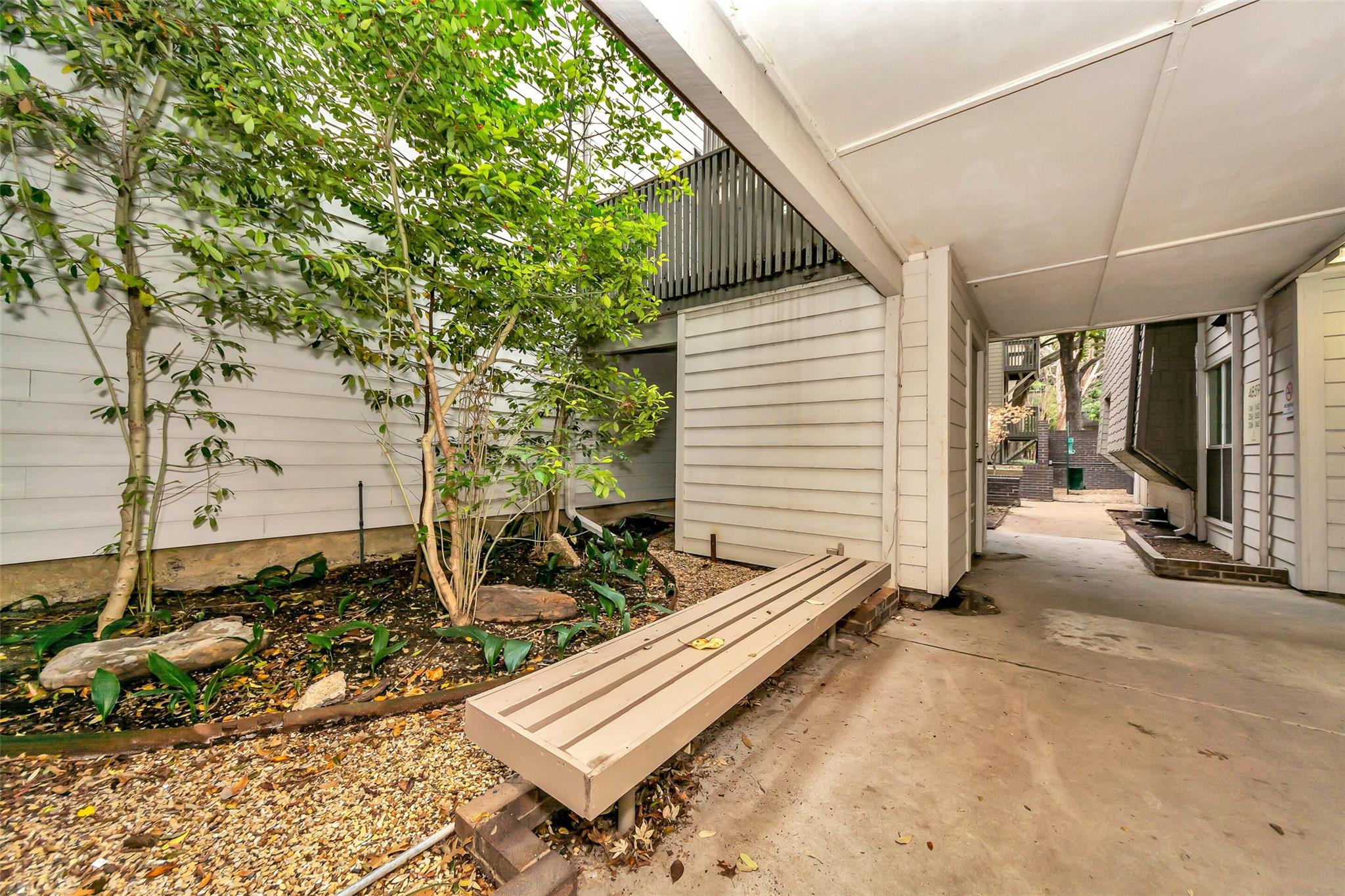 River Oaks Condos for Sale and Lease in Oak Lawn, Dallas, Tx 75219