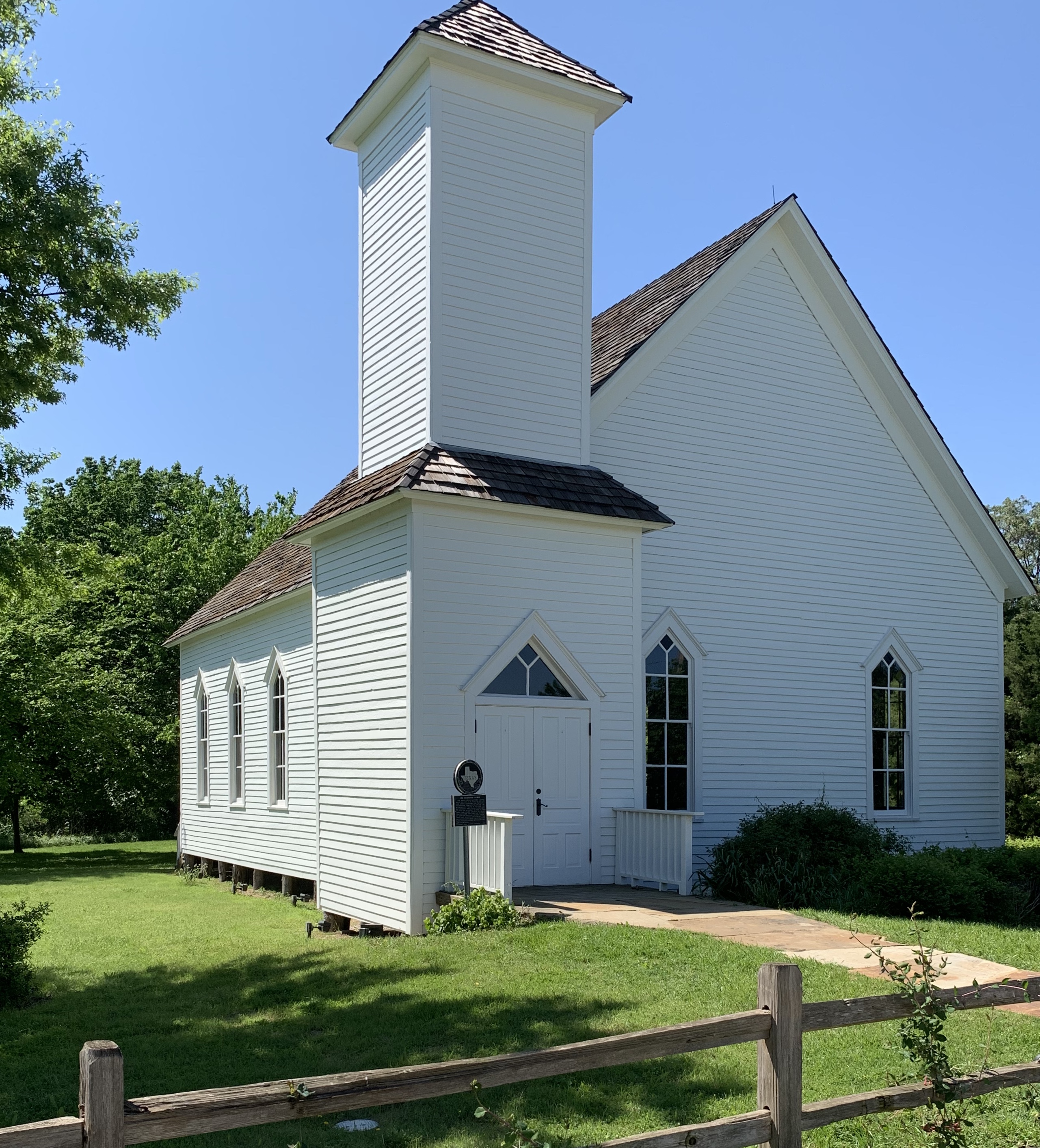 Historic wooden Frankford Church on Muirfield Drive. Nearby historical destination: Frankford Church in the neighboring Bent Tree North area, outside 75252. Photograph from 2020.