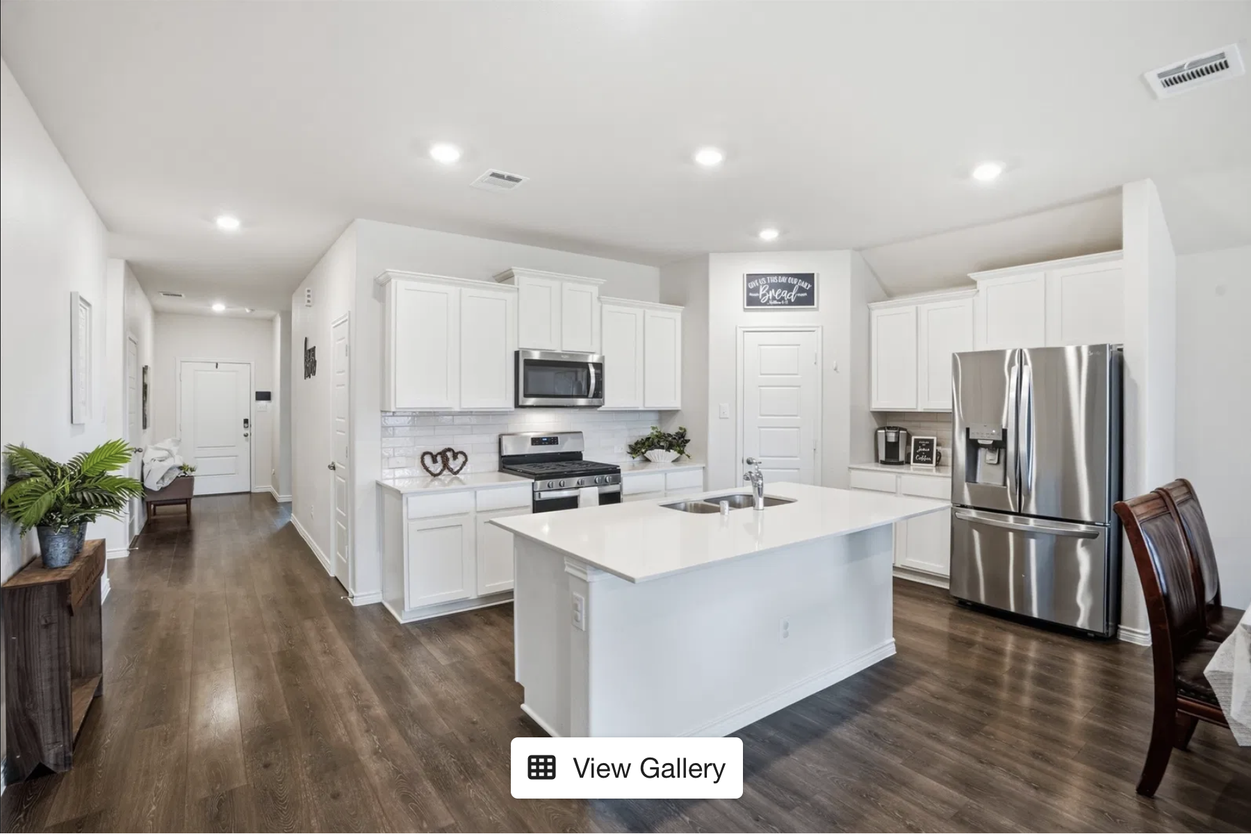 210 Gatecrest Dr - Kitchen with Large Island