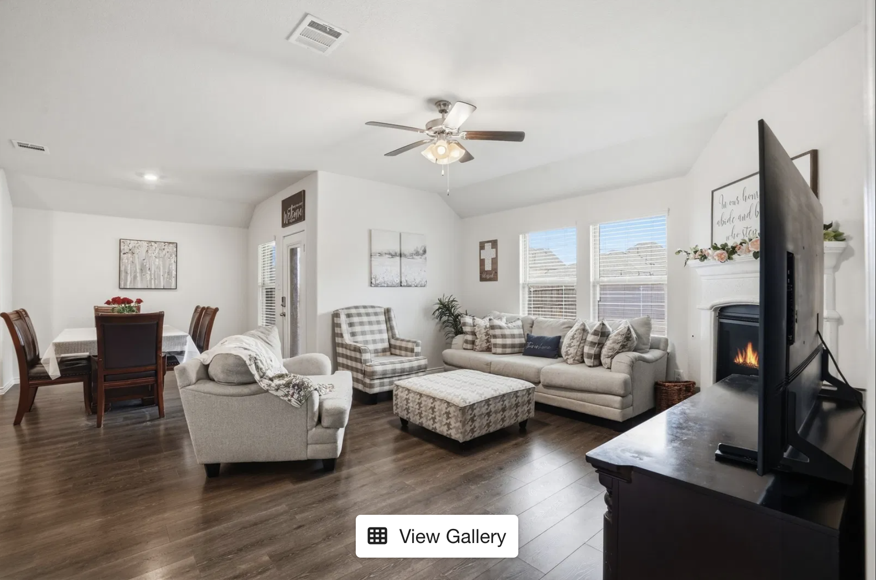 210 Gatecrest Dr - Living Room
